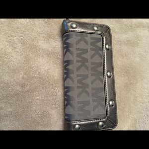 Michael Kors Wallet used excellent condition